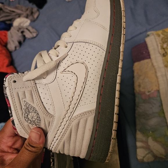 - Air Jordan 1 Retro '93 BuGS Bunny - Picture 1 of 4
